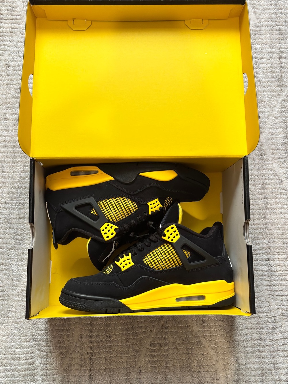 Jordan 4 yellow thunder (2023)